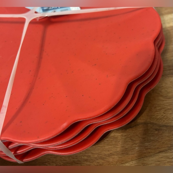 Hobby Lobby Set of 4 Melamine Dessert Plates Red Speckled Scalloped 9” NEW - Picture 2 of 3